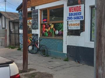 Local comercial , Trevelín · Excelente Local Sobre Av San Martin Al 400 - Zona Comercial