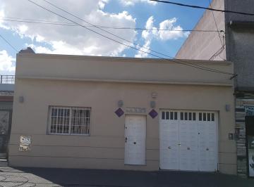 Casa · 180m² · 3 Ambientes · 1 Cochera · Casa en Venta Madariaga Al 900 Sarandi