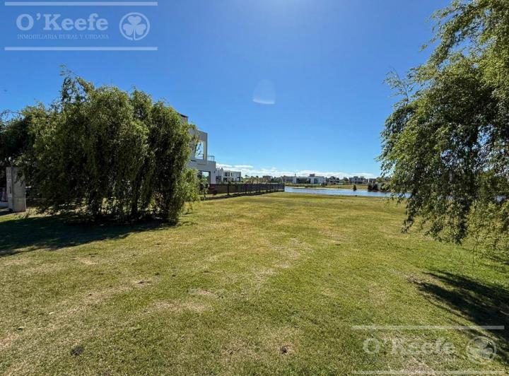 Terreno · 700m²