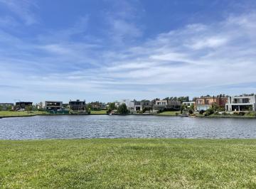 Terreno · 682m² · Lote Al Agua en Carpinchos