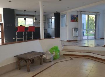 Casa · 250m² · 6 Ambientes · 3 Cocheras · Casa Alquiler Campo Chico Country Club