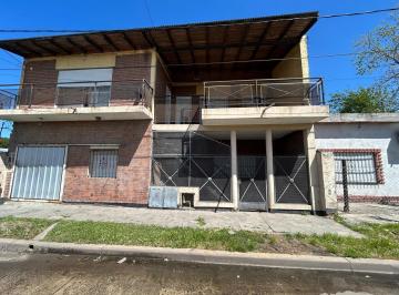 Casa · 96m² · 4 Ambientes · Casa en Venta Oportunidad Zona Oeste