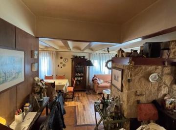 Casa · 1m² · 5 Ambientes · Casa en Venta - Barrio Chauvin