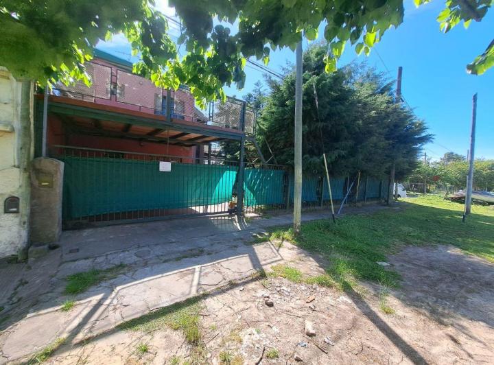 Casa · 70m² · 3 Ambientes · 2 Cocheras
