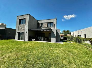 Casa · 170m² · 5 Ambientes · 2 Cocheras · Casa en Venta en Los Arces, La Cañada de Pilar, Pilar