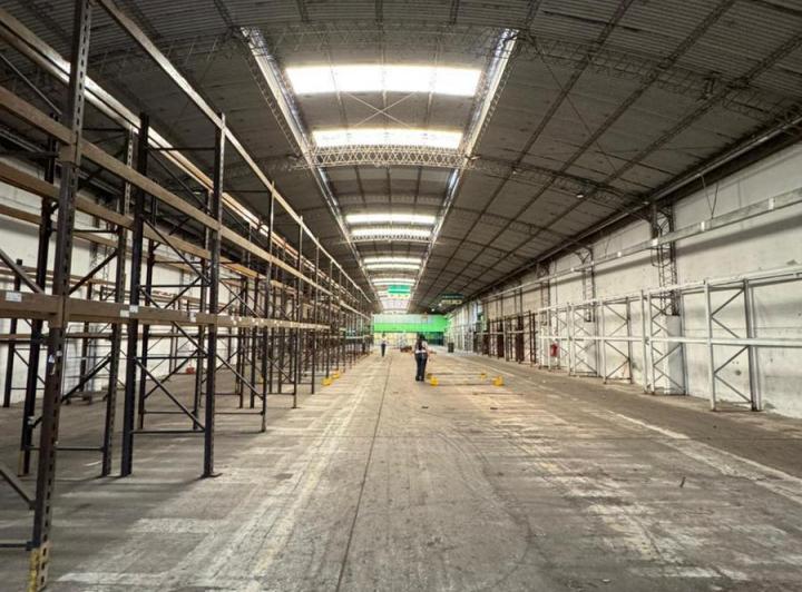Depósito · 7013m²