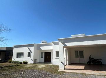 Casa de 6 ambientes, Salta · Casa en Venta C/ Cochera en Praderas de San Lorenzo