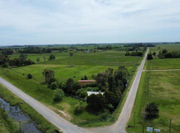 Quinta vacacional de 2 ambientes, Ranchos · Casaquinta de 162 m². "Senador Rey". Ranchos.