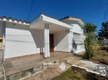 Casa · 120m² · 3 Ambientes · 1 Cochera · En Venta Casa en Villa Carlos Paz Cercana Al Centro