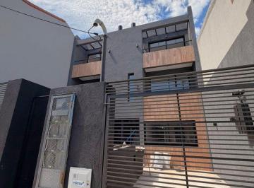 Departamento de 2 ambientes, La Matanza · Depto 2 Ambientes - Balcon - 2 Baños - Vestidor // Yerbal 344