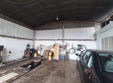 Bodega-Galpón · 117m² · Galpon con Casa y Departamento