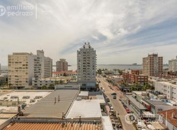 Departamento · 105m² · 4 Ambientes · 1 Cochera · Venta y Alquiler de Apartamento de 3 Dorm. en Torre Amalfi Península Punta del Este