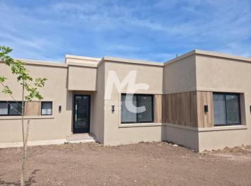 Casa · 153m² · 5 Ambientes · Casa en Venta en Santa Elisa, Pilar del Este