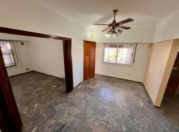 general-san-martin-villa-ballester-alquiler-ph-3-ambientes · PH en Alquiler - 3 Amb con Patio - V. Ballester