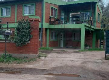 Casa · 137m² · 9 Ambientes · 3 Cocheras · Oportunidad Única Casa en Venta con Renta Asegurada y Ubicación Estrátegica| Embalse| Calamuchita