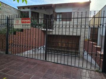 Casa · 250m² · 6 Ambientes · 3 Cocheras · Greenwood Inmobiliaria Vende Hermosas Casas en Godoy Cruz