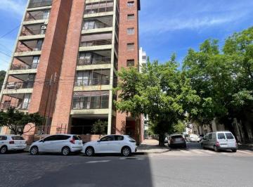 Departamento de 3 ambientes, La Plata · Departamento a La Venta Semipiso 2 y 47 Zona Facultades. con Cochera y Baulera a Restrenar.