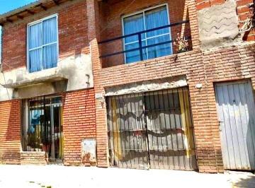 Casa de 4 ambientes, Lomas de Zamora · ¡Ideal Inversor! Tres Departamentos en un Mismo Lote – Excelente Ubicación