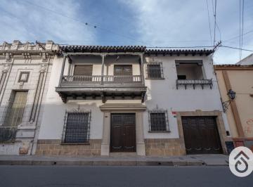 Casa de 10 ambientes, Salta · Casa en Venta C/ Cochera en Centro