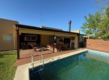 Casa · 132m² · 4 Ambientes · 3 Cocheras · Casa en Venta en La Cañada de Pilar, Pilar, G. B. a. Zona Norte