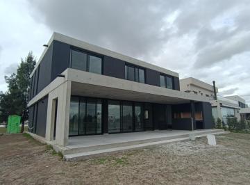 Casa · 157m² · 4 Ambientes · 2 Cocheras · Casas en Venta en El Naudir Desde Usd250.000