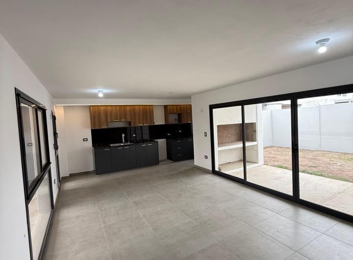 Casa · 157m² · 4 Ambientes · 2 Cocheras