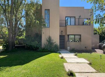 Casa · 135m² · 4 Ambientes · 2 Cocheras · Casa en Venta en Los Robles, La Cañada de Pilar, Pilar
