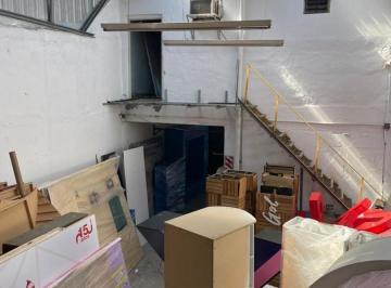 Depósito · 220m² · Galpón en Venta en Virreyes Sobre Av Sobremonte
