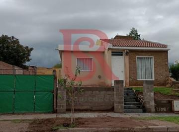 Casa · 230m² · 3 Ambientes · 2 Cocheras · Ms - Casa en Venta en Ciudad de La Punta - Excelente Ubicacion, Zona Centrica