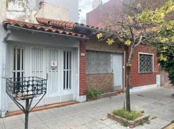 PH de 3 ambientes, La Matanza · Casa Al Frente con Patio Cochera y Terraza