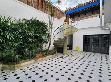 Casa · 276m² · 9 Ambientes · 2 Cocheras · Casa en Venta 4 Dorm. - Juan Manuel de Rosas Al 3400