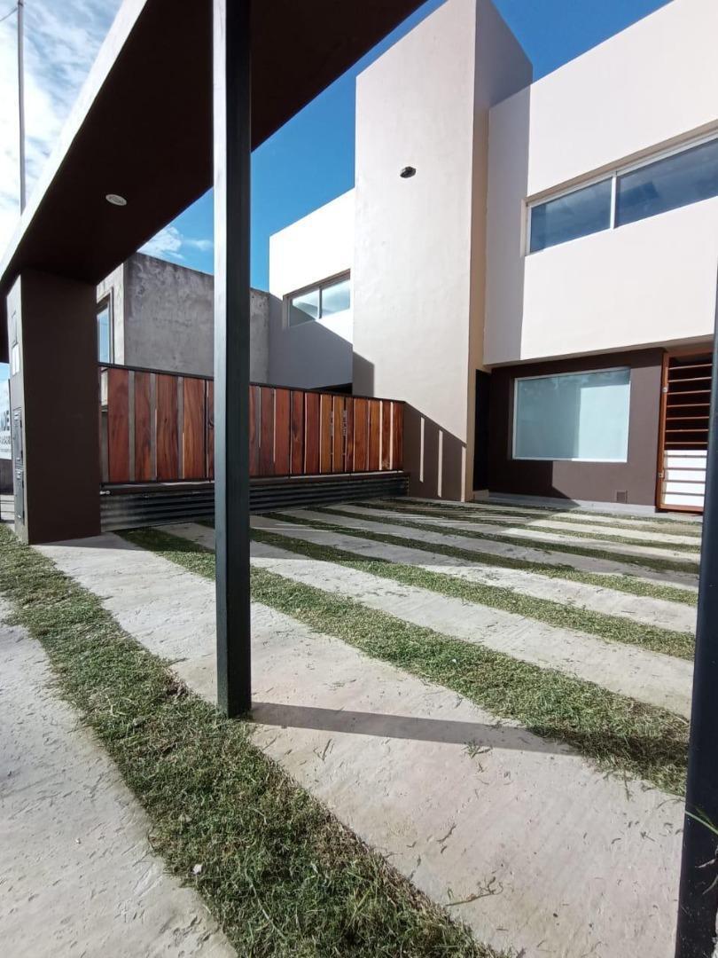 Duplex 3 amb, 90m² a estrenar en Punta Mogotes con jardín y cochera