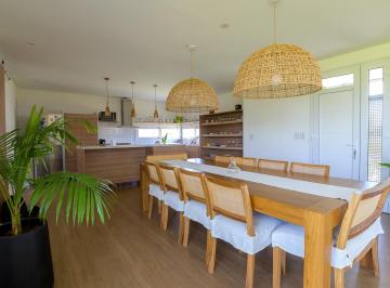 Casa · 140m² · 4 Ambientes · 2 Cocheras · Casa en Venta en Barrio Privado Costa Verde