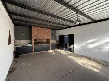 Casa · 500m² · 2 Ambientes · Casa Quinta en La Ciudad con Terreno Apto Para Desarrollo - B Pueyrredon
