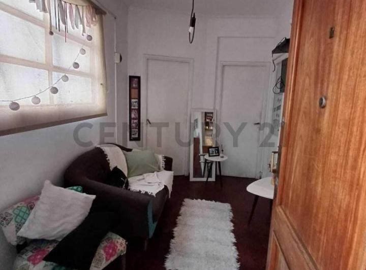 Departamento de 3 Ambientes por Escalera Ideal Inversor