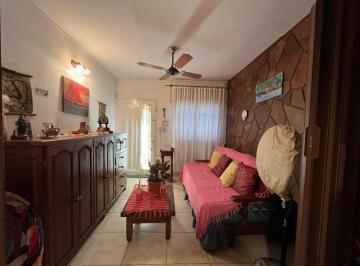 Casa · 101m² · 8 Ambientes · 1 Cochera · Casa + Monoambiente Ambos en Impecable Condiciones! Oportunidad de Inversion o Primera Vivienda!