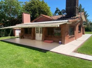 Casa · 110m² · 4 Ambientes · 2 Cocheras · Casa Quinta con Pileta en Venta en Benavidez