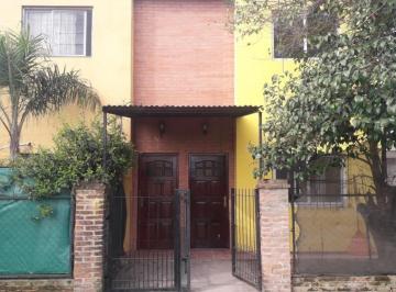 Casa de 3 ambientes, Pilar · Duplex 3 Amb con Espacioso Jardín! Muy Próximo a Panamericana Km.50!