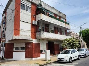 Departamento · 46m² · 3 Ambientes · 1 Cochera · Departamento en Venta en Avellaneda, G. B. a. Zona Sur, Argentina