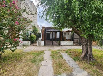 Casa · 150m² · 3 Ambientes · 2 Cocheras · Casa en Venta San Nicolas 5200 Villa Dominico