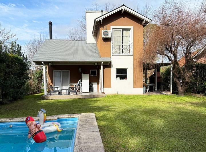Casa · 126m² · 3 Ambientes · 2 Cocheras