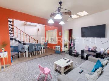 PH de 3 ambientes, Villa Pueyrredón · PH 3 Ambientes con Terraza y Quincho - Excelente Ubicación