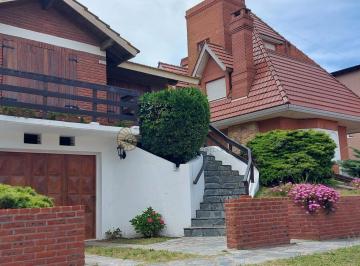 Casa · 118m² · 4 Ambientes · 1 Cochera · Casa en Venta en Mar de Ostende
