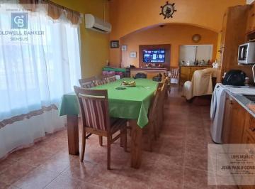 Cocina comedor casa · Casa en Venta en Centenario con un Departamento y Local Comercial