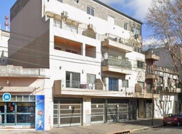 Departamento de 3 ambientes, Villa Luro · Excelente Departamento de 3 Ambientes Al Frente en Edificio de Categoria.