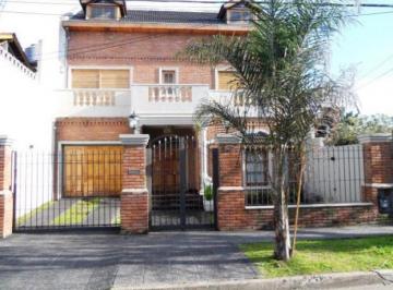 Casa · 456m² · 4 Dormitorios · 1 Cochera · Casa en Venta en Villa Adelina
