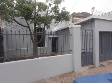Casa de 4 ambientes, Lanús · ¡Excelente Barrio! Casa de 4 Ambientes con Cochera, Jardin Al Frente Ycontrafrente