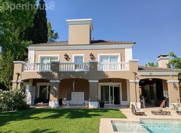 Casa · 182m² · 5 Ambientes · 3 Cocheras · Venta Casa 5 Ambientes Pilar Barrio La Delfina