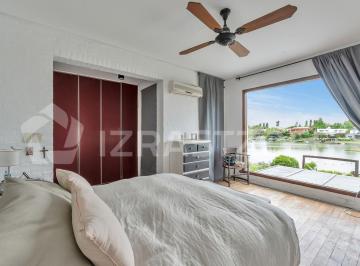 Casa · 236m² · 6 Ambientes · 2 Cocheras · Casa en Venta en Santa Bárbara con Costa a La Laguna