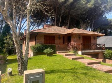 Casa · 205m² · 5 Ambientes · 1 Cochera · Casa en Venta Lasalle, Pinamar 5 Ambientes